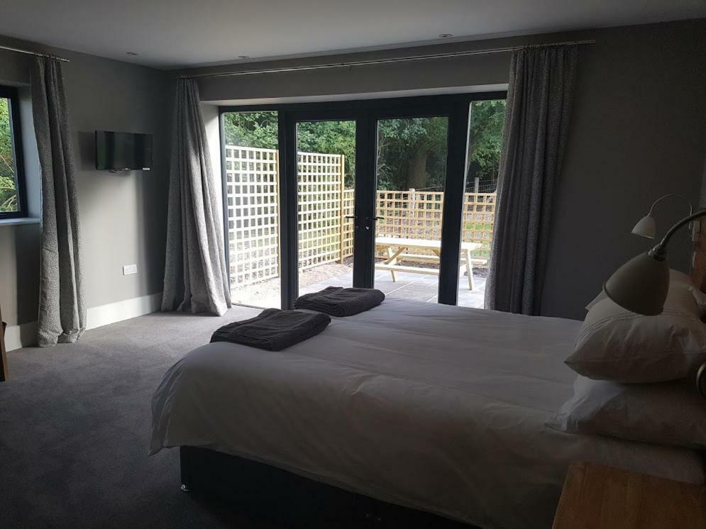 Oak & Hazel, Heath Row Barn Apartment Overton  Luaran gambar
