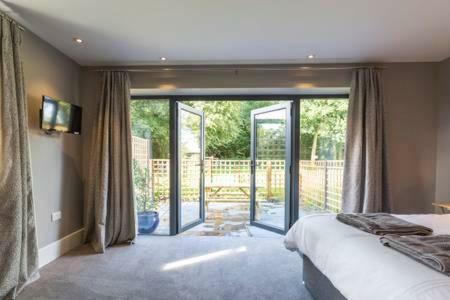 Oak & Hazel, Heath Row Barn Apartment Overton  Luaran gambar