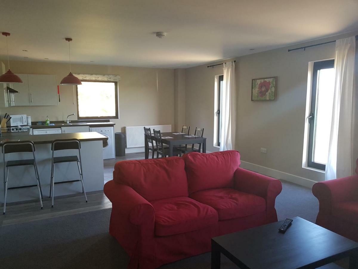 Oak & Hazel, Heath Row Barn Apartment Overton  Luaran gambar