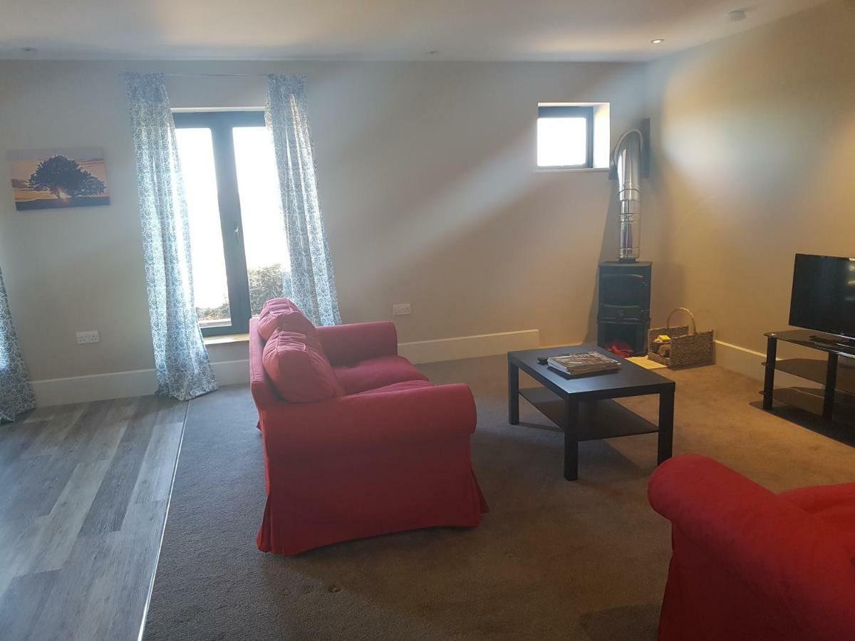 Oak & Hazel, Heath Row Barn Apartment Overton  Luaran gambar